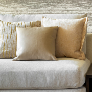 Sierkussen lederlook beige